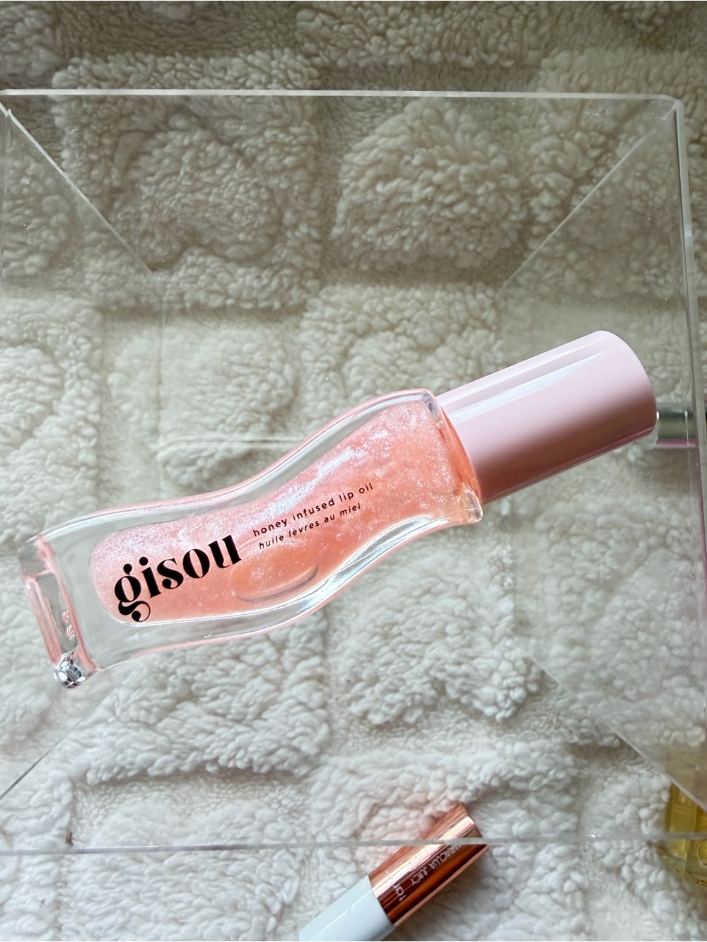 Gisou Honey-Infused Lip Oil — Sheer Peach Pink Glow